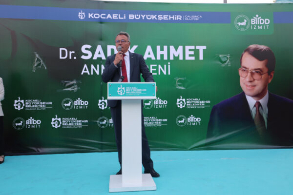Dr. Sadık Ahmet Kocaeli’de dualarla anıldı